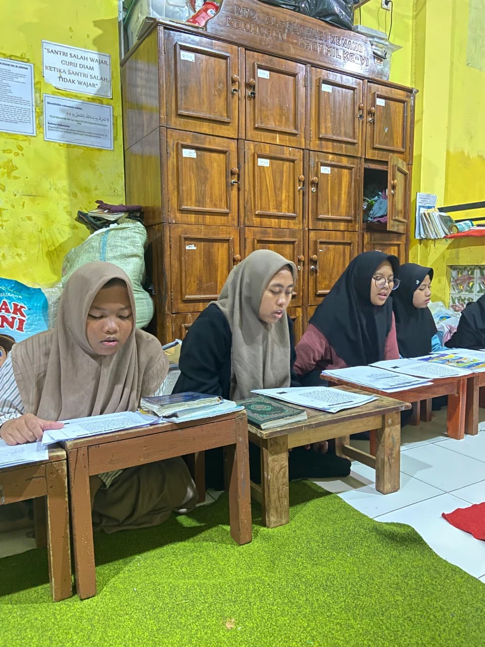 Diniyah Santri Putri